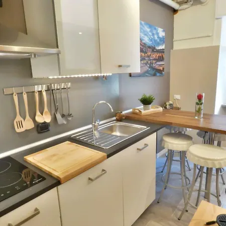 Charming House In Old Town Desenzano Apartman Desenzano del Garda