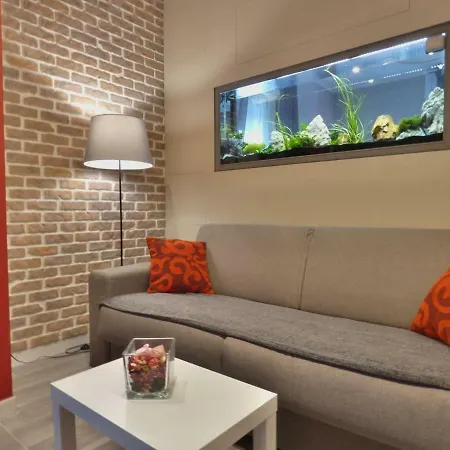 Charming House In Old Town Desenzano Apartman