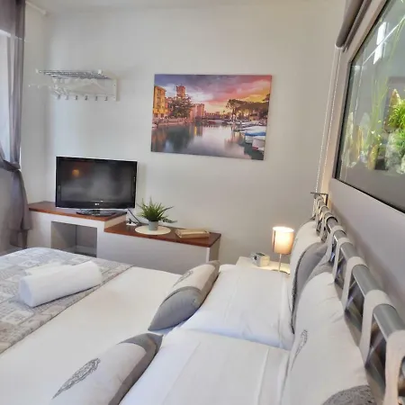 Charming House In Old Town Desenzano Apartman Desenzano del Garda