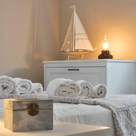 Charming House In Old Town Desenzano Apartman *